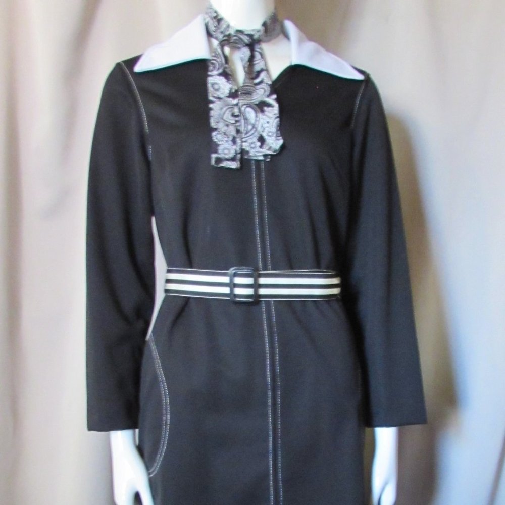 SALE Vintage 1970 Black White Day Dress Flutterbye